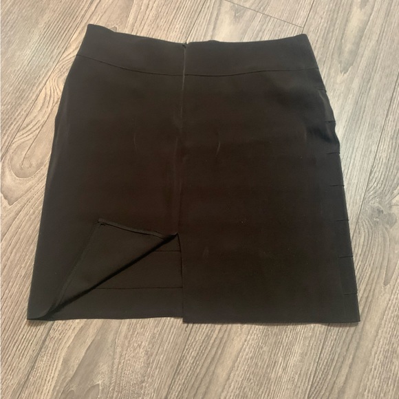 Black pencil skirt - Picture 2 of 6